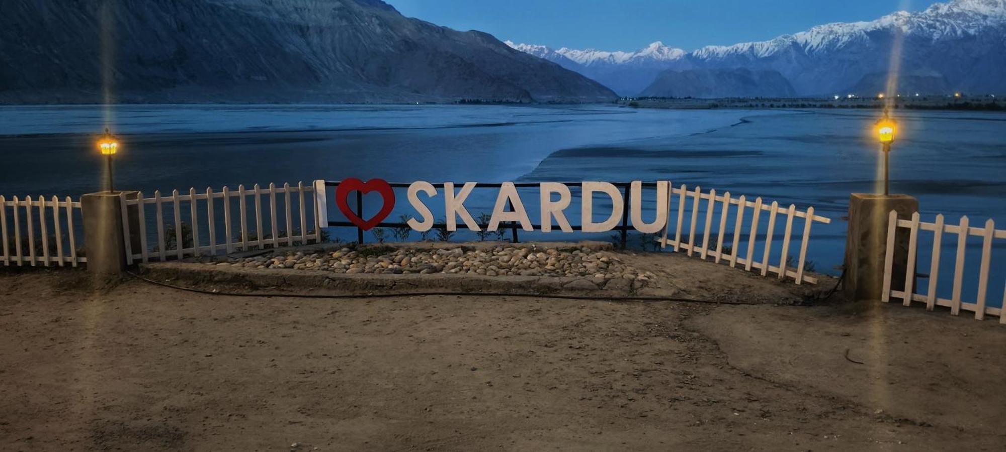 Eat And Read Hotel Skardu Exterior foto